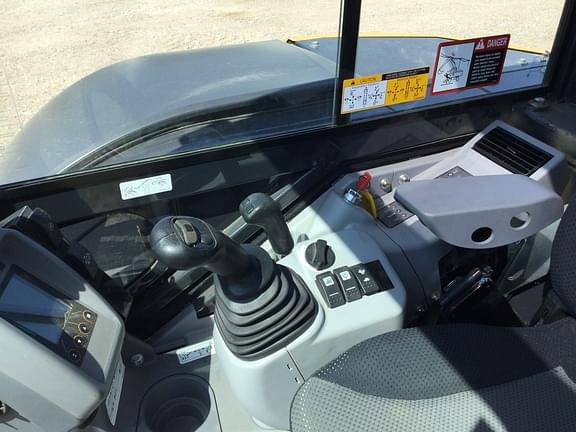 Image of John Deere 60P equipment image 2