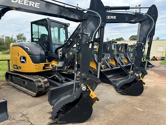 Image of John Deere 60P equipment image 2