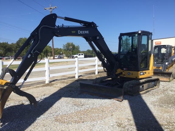 Image of John Deere 60P equipment image 2