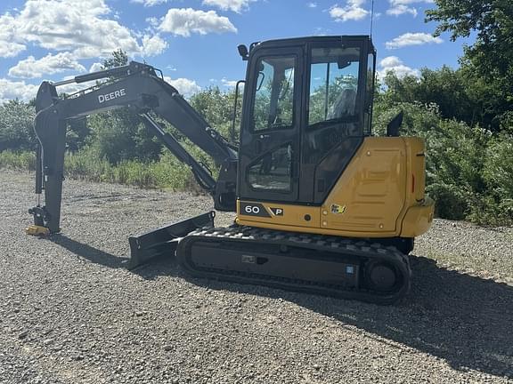 Image of John Deere 60P equipment image 3