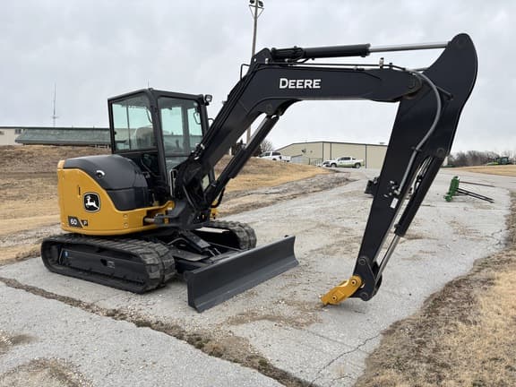 Image of John Deere 60P equipment image 3