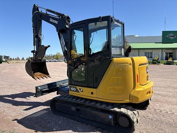Image of John Deere 60P equipment image 4