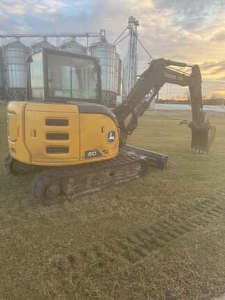Image of John Deere 60P equipment image 2