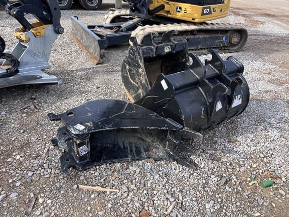 Image of John Deere 60P equipment image 4