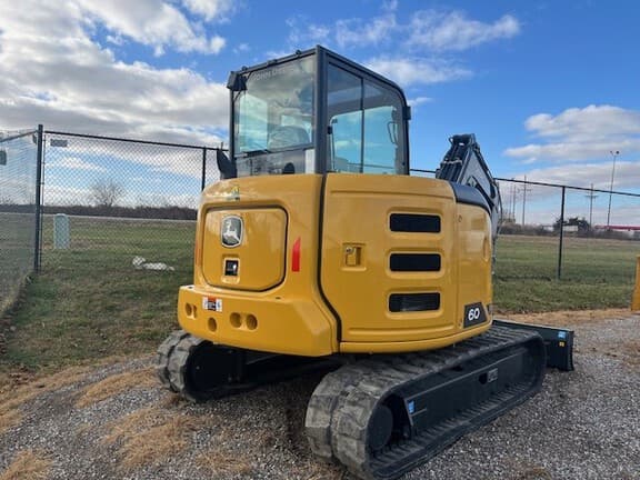 Image of John Deere 60P equipment image 4