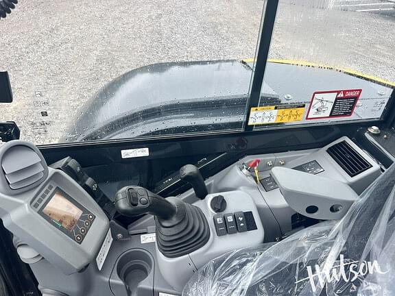 Image of John Deere 60P equipment image 4