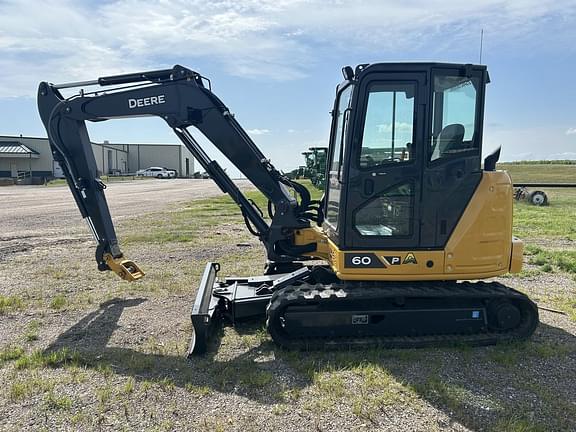 Image of John Deere 60P equipment image 3