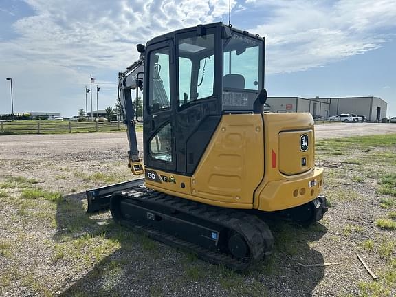 Image of John Deere 60P equipment image 4