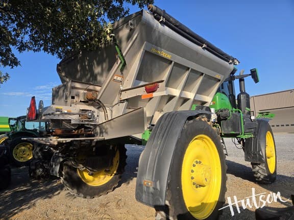 Image of John Deere 600R equipment image 3