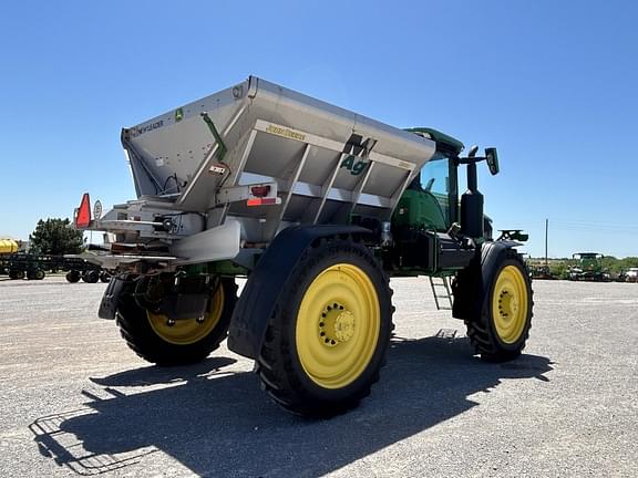Image of John Deere 600R equipment image 4
