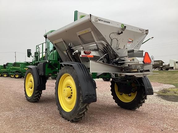 Image of John Deere 600R equipment image 4