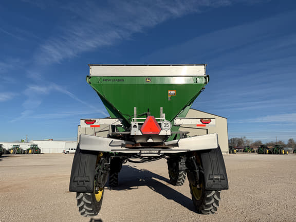 Image of John Deere 600R equipment image 3
