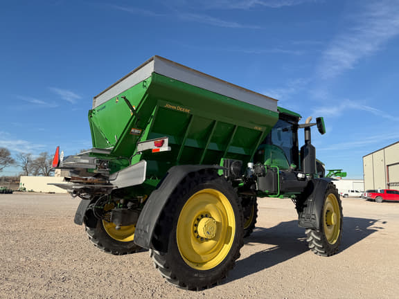 Image of John Deere 600R equipment image 4