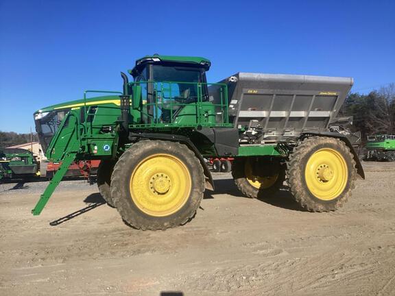 Image of John Deere 600R equipment image 1