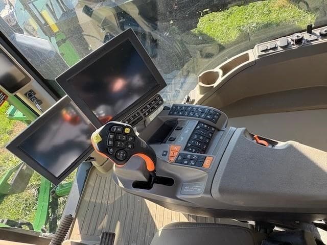 Image of John Deere 600R equipment image 1