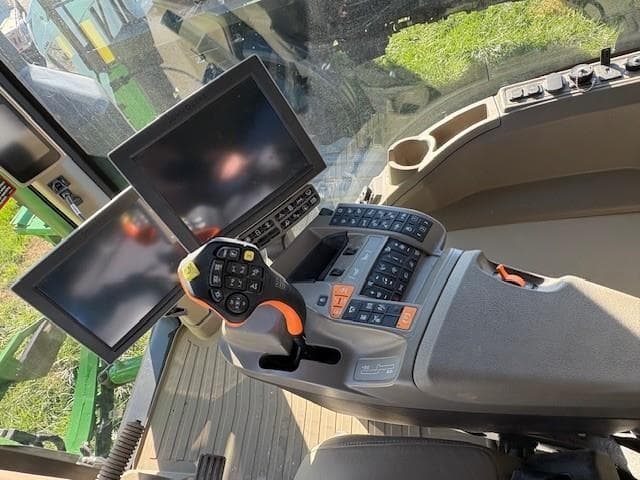 Image of John Deere 600R equipment image 1