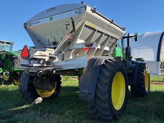 Image of John Deere 600R equipment image 4