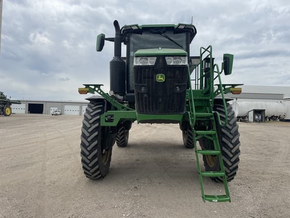 Image of John Deere 600R equipment image 1