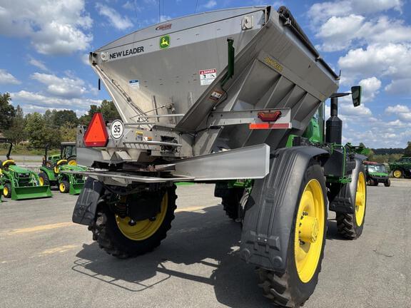 Image of John Deere 600R equipment image 1