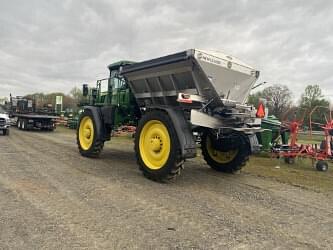 Image of John Deere 600R equipment image 3