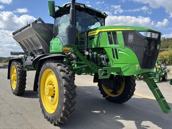 Image of John Deere 600R equipment image 3
