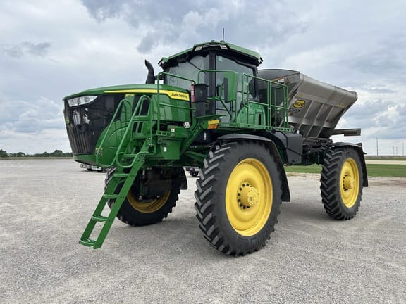 2024 John Deere 600R Equipment Image0