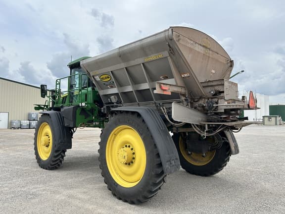 Image of John Deere 600R equipment image 2