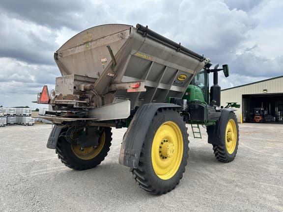 Image of John Deere 600R equipment image 4