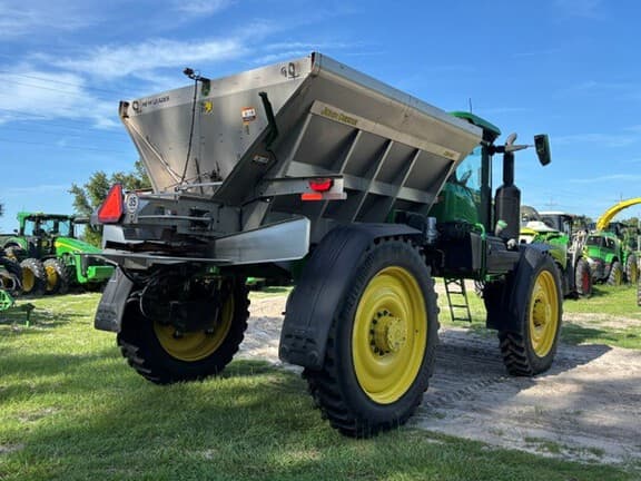 Image of John Deere 600R equipment image 3