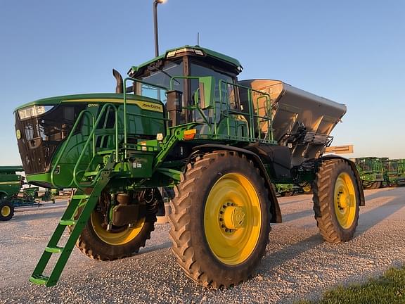 Image of John Deere 600R equipment image 1