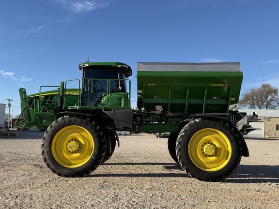 Image of John Deere 600R equipment image 1