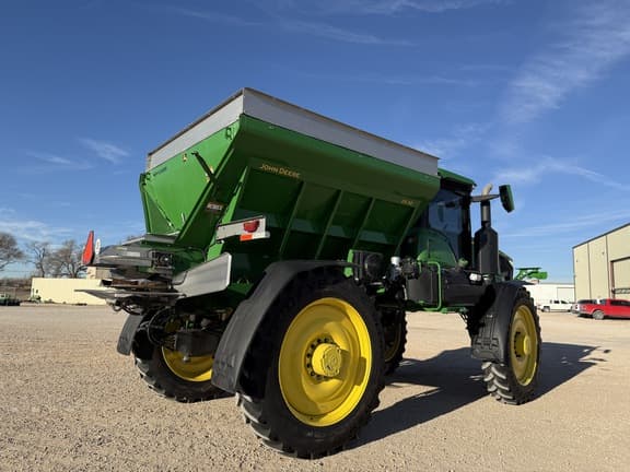 Image of John Deere 600R equipment image 4