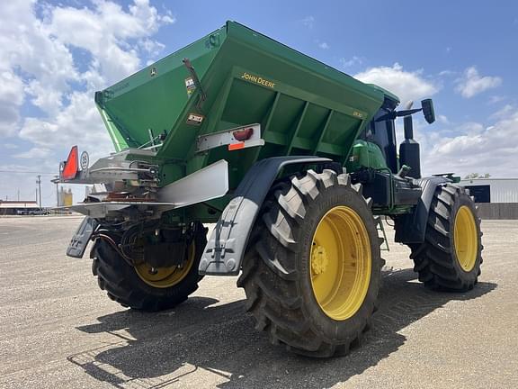 Image of John Deere 600R equipment image 4