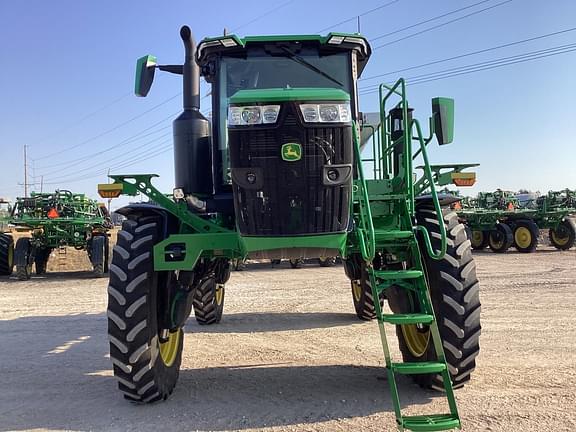 Image of John Deere 600R equipment image 1