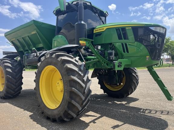 Image of John Deere 600R equipment image 3