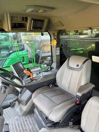 Image of John Deere 600R equipment image 3