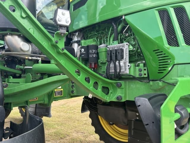 Image of John Deere 600R equipment image 3