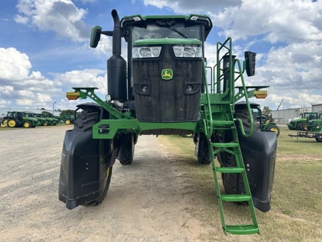 Image of John Deere 600R equipment image 1