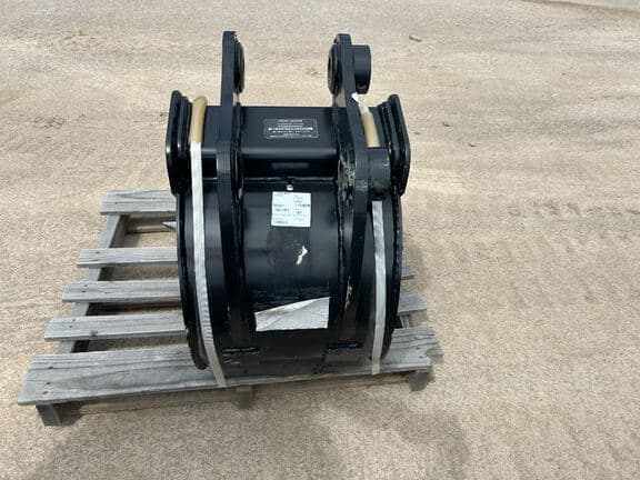 Image of John Deere Compact Excavator Bucket equipment image 2