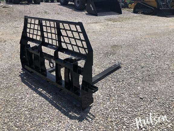 Image of John Deere Pallet Forks equipment image 3