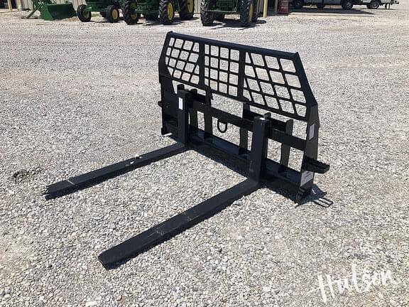 Image of John Deere Pallet Forks equipment image 1