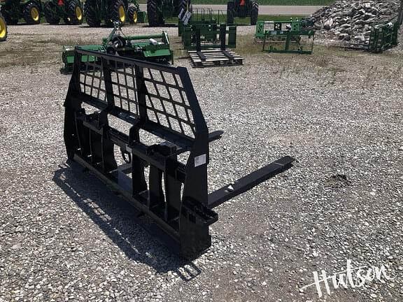 Image of John Deere Pallet Forks equipment image 3