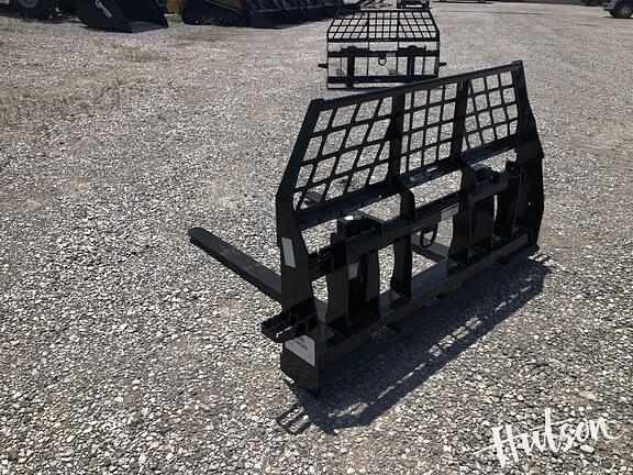 Image of John Deere Pallet Forks equipment image 2