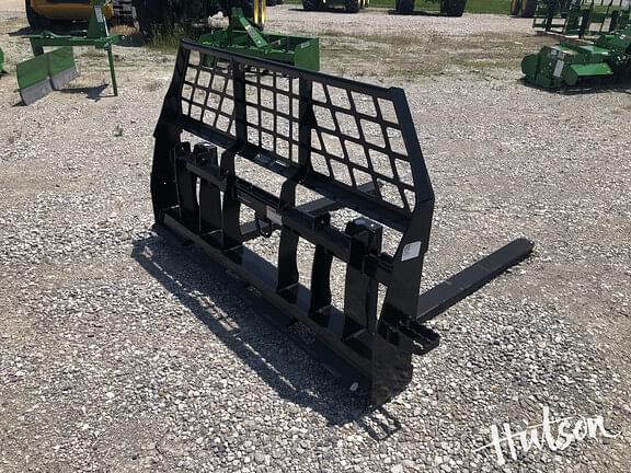 Image of John Deere Pallet Forks equipment image 3