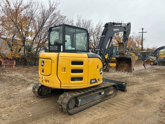 Image of John Deere 60P equipment image 4