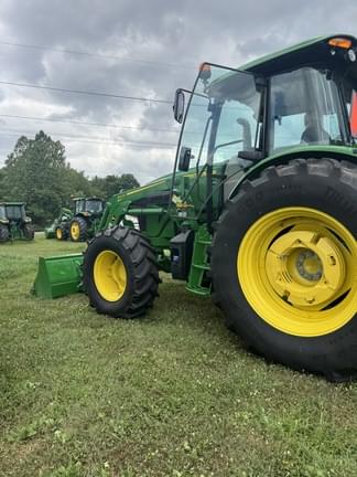 Image of John Deere 6105E equipment image 3