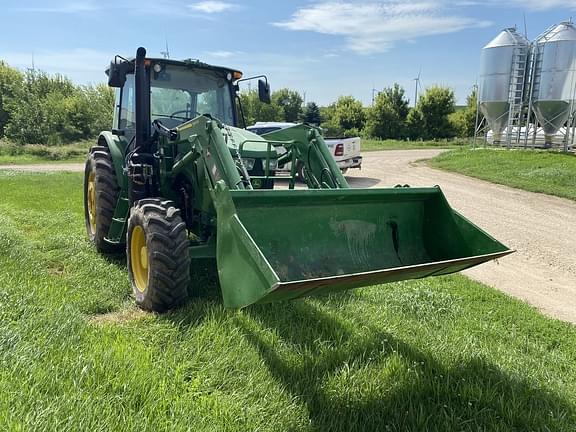 Image of John Deere 6105E equipment image 4