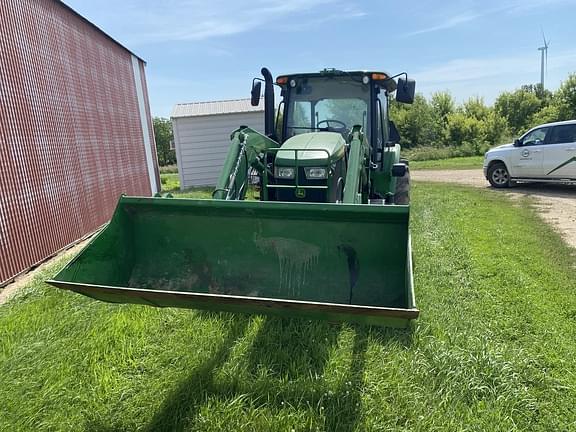Image of John Deere 6105E equipment image 3
