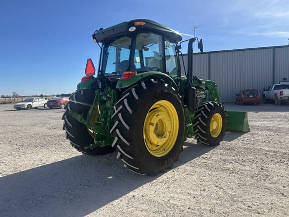 Image of John Deere 6105E equipment image 4