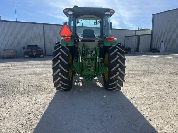 Image of John Deere 6105E equipment image 3